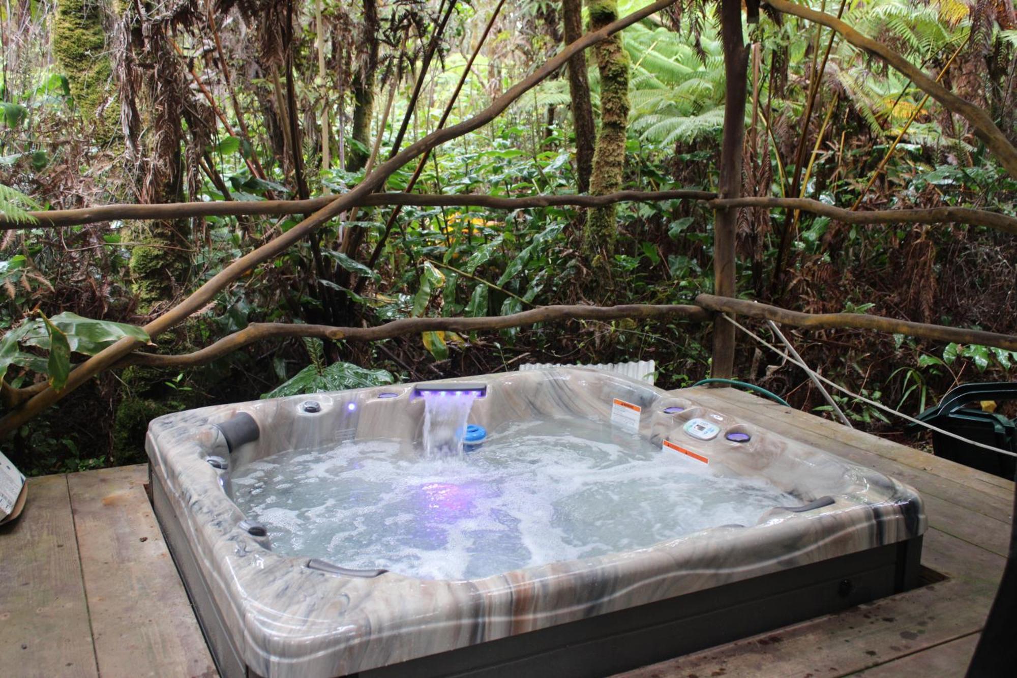 Hale Kumu La'au- A'a Lodge *